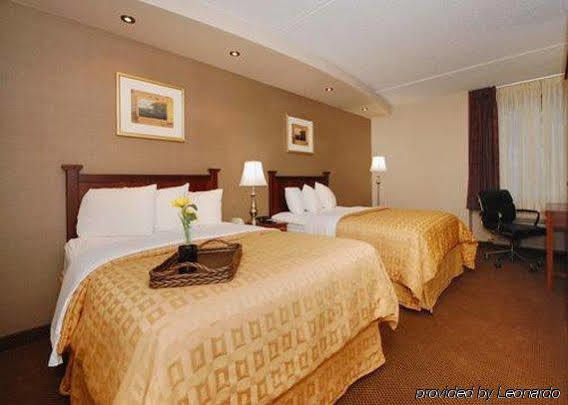 Plaza & Hotel