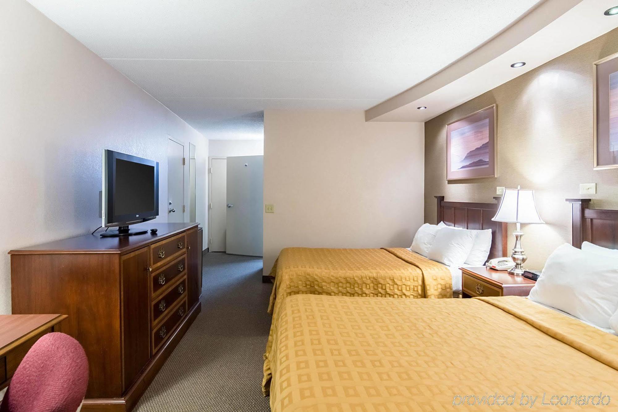Plaza & Hotel Hagerstown